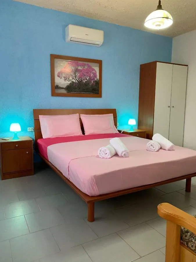 B&D 1 Apartment Zola 0*,